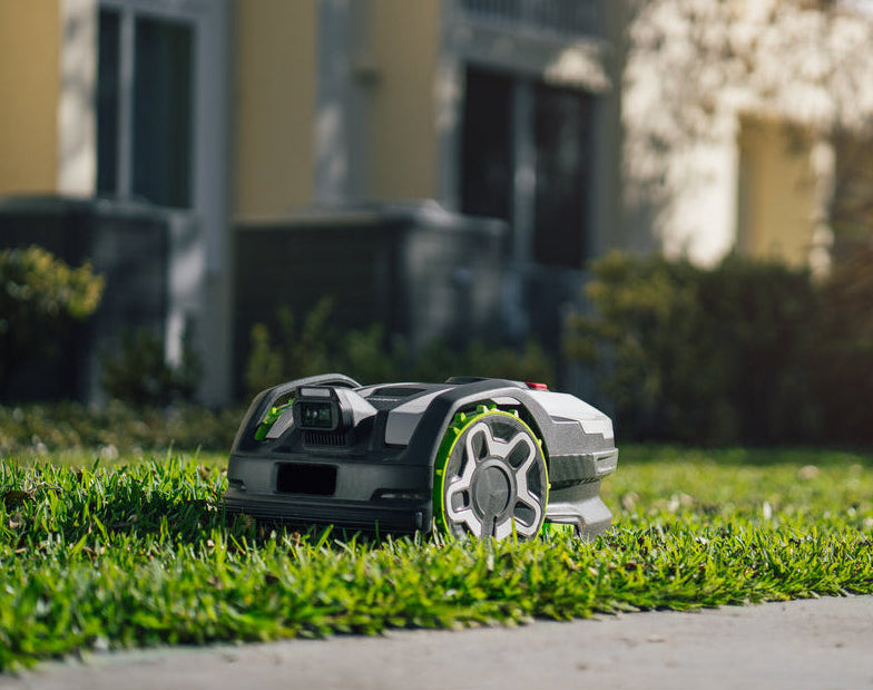 La nouvelle génération de l’entretien des pelouses : AiMowbot RTKVision™